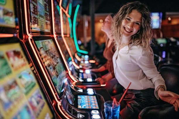 Wolf Gold free-spin bonus round with locked wild symbols on navtoto